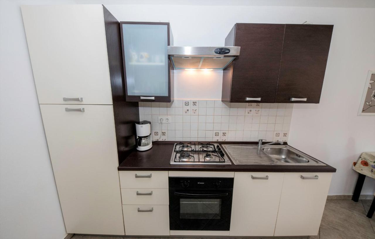 Apartments Anica Kampor Extérieur photo