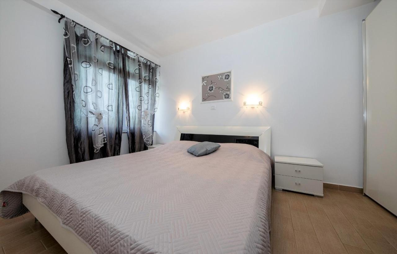 Apartments Anica Kampor Extérieur photo